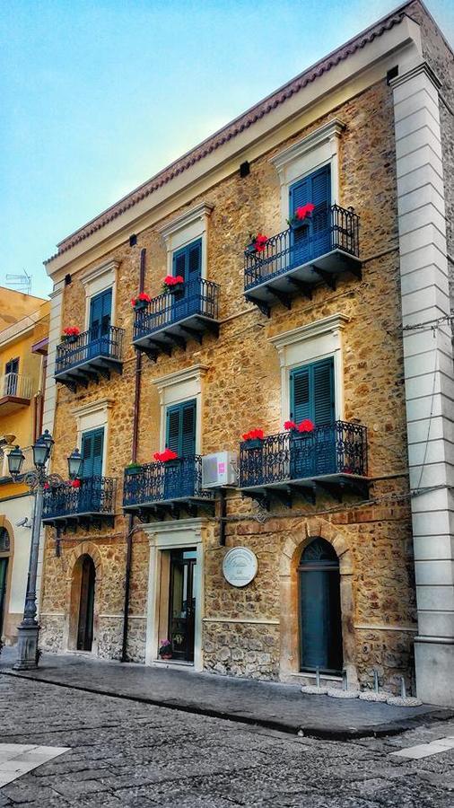 Il Portico Dei Normanni Bed & Breakfast Butera Luaran gambar